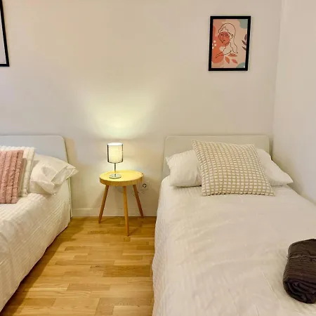 Modernes Mit Balkon Naehe Scs Wiener Neudorf